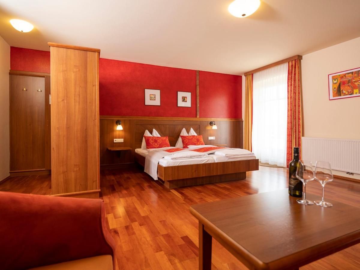 Hotel Neustifter Poysdorf Dış mekan fotoğraf