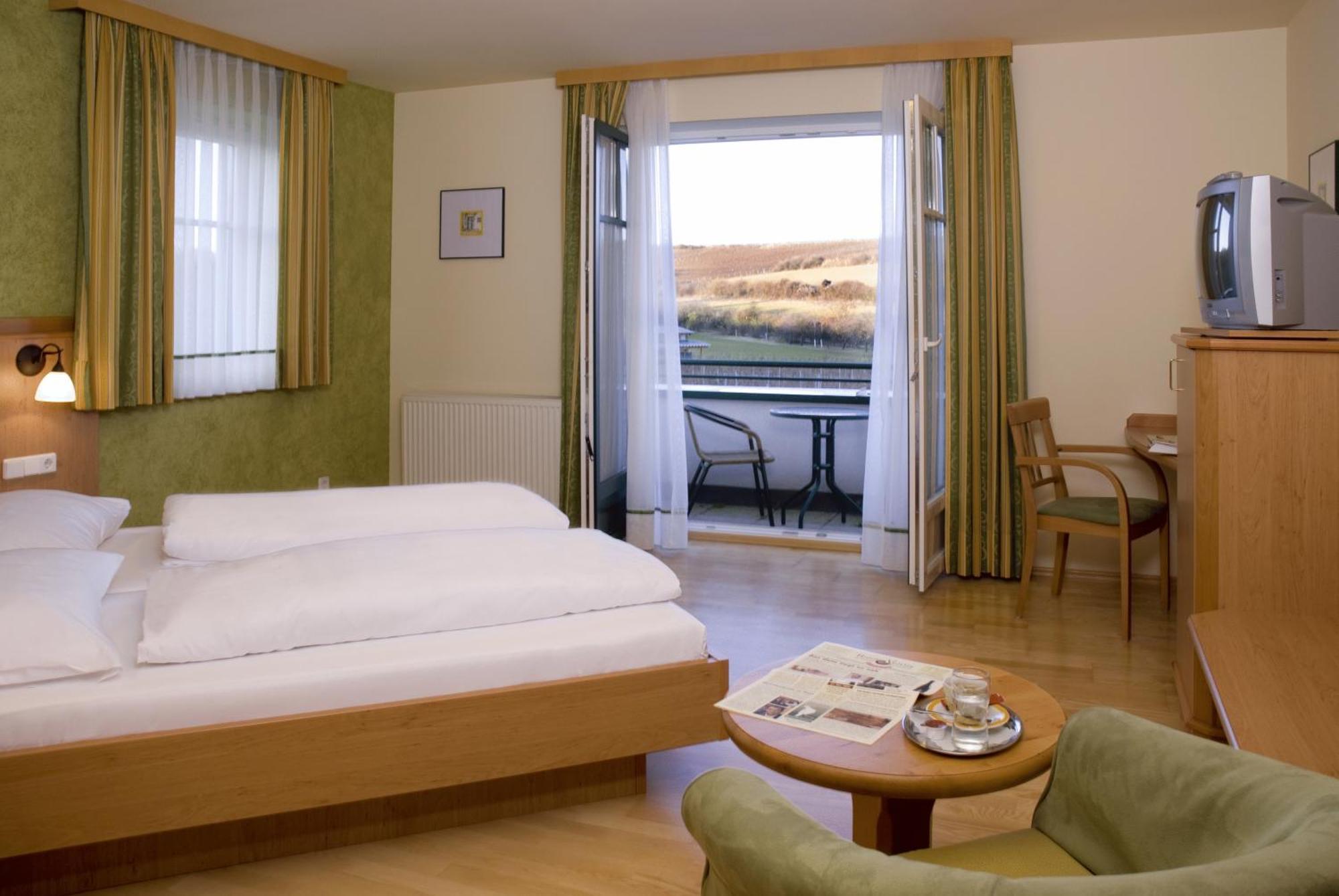 Hotel Neustifter Poysdorf Dış mekan fotoğraf