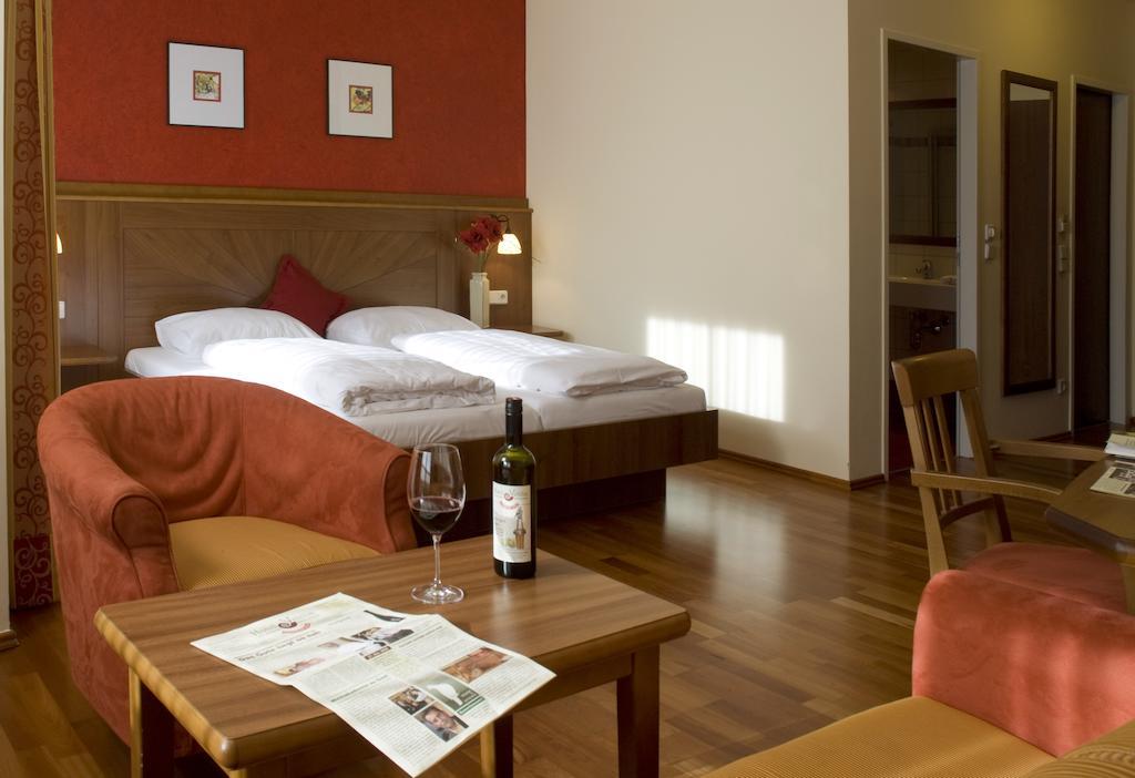 Hotel Neustifter Poysdorf Dış mekan fotoğraf
