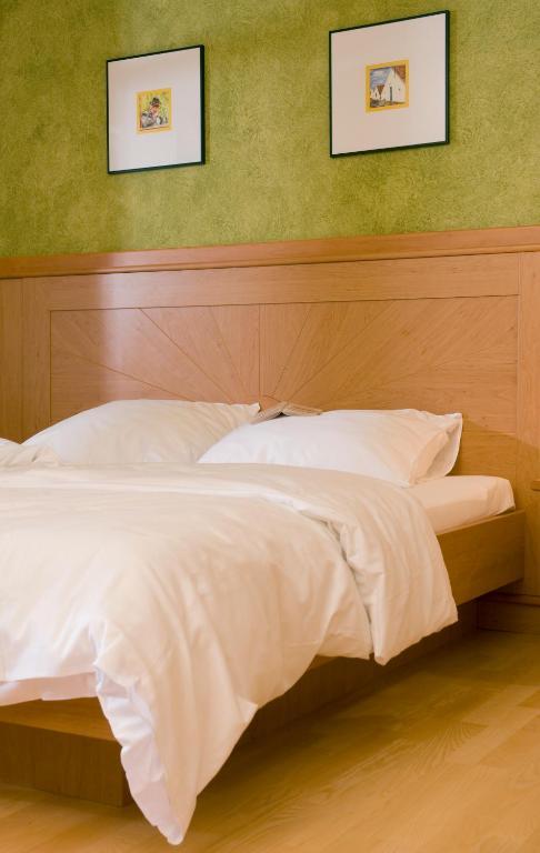 Hotel Neustifter Poysdorf Oda fotoğraf